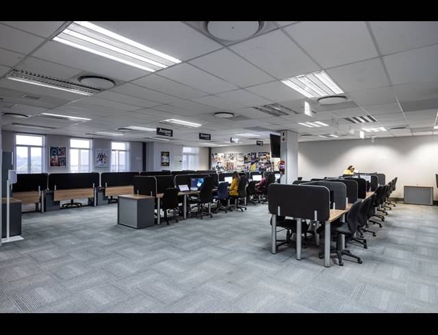 5,571M² OFFICE TO LET IN HYDE PARK